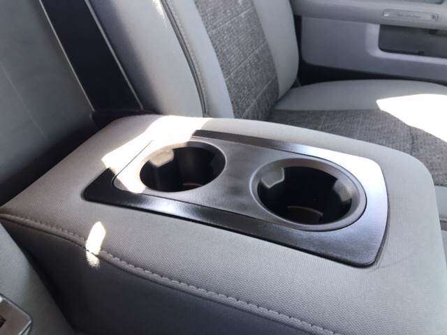 2015 RAM Ram Pickup 1500 4x4 SLT 4dr Crew Cab 5.5 ft. SB Pickup